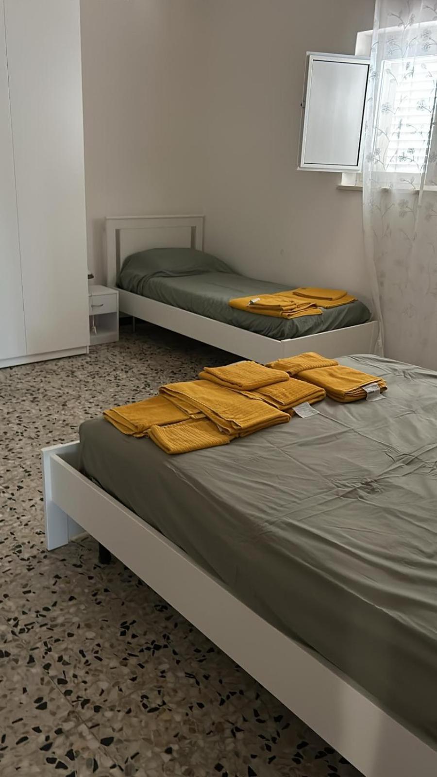 Pm 1 Via Ovidio Guest House Лепорано Екстериор снимка